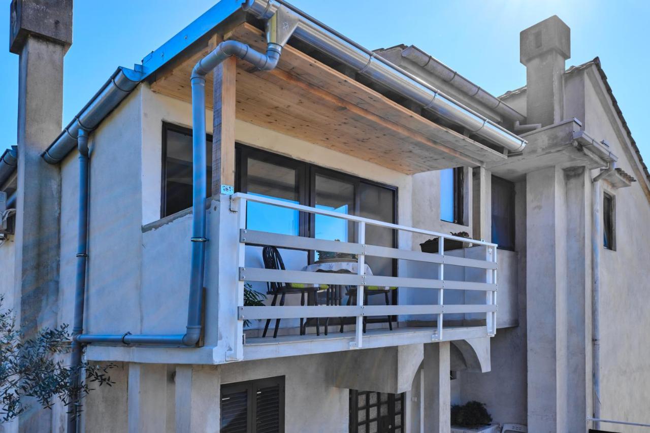 Apartments Mirella Mali Losinj Exterior photo
