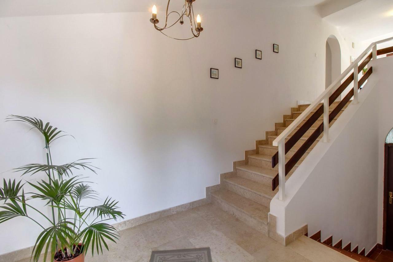 Apartments Mirella Mali Losinj Exterior photo